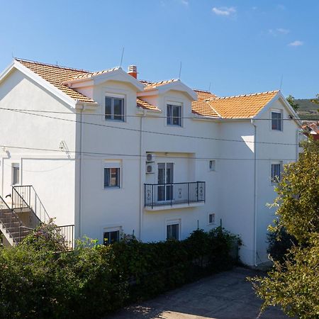 Apartments Lustica Radovici Εξωτερικό φωτογραφία