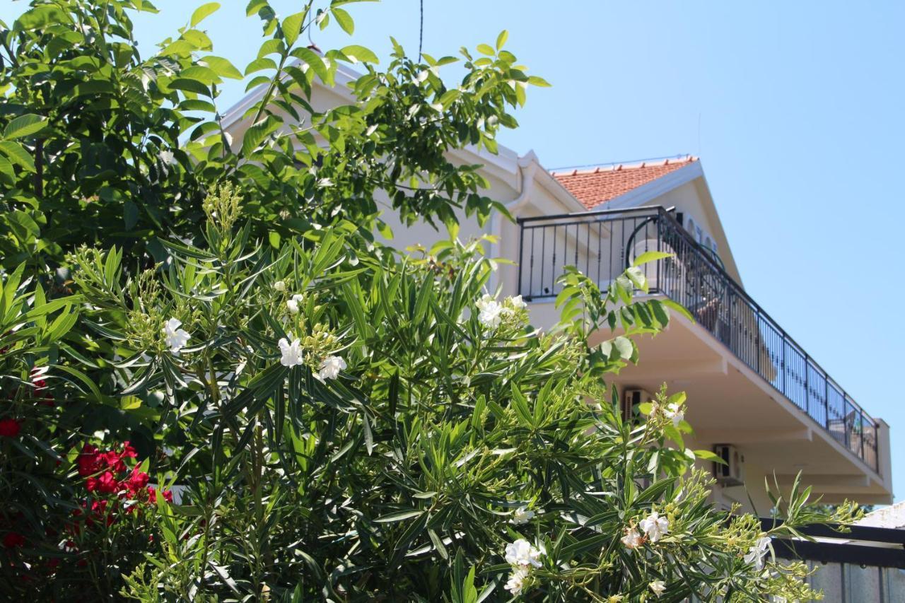 Apartments Lustica Radovici Εξωτερικό φωτογραφία